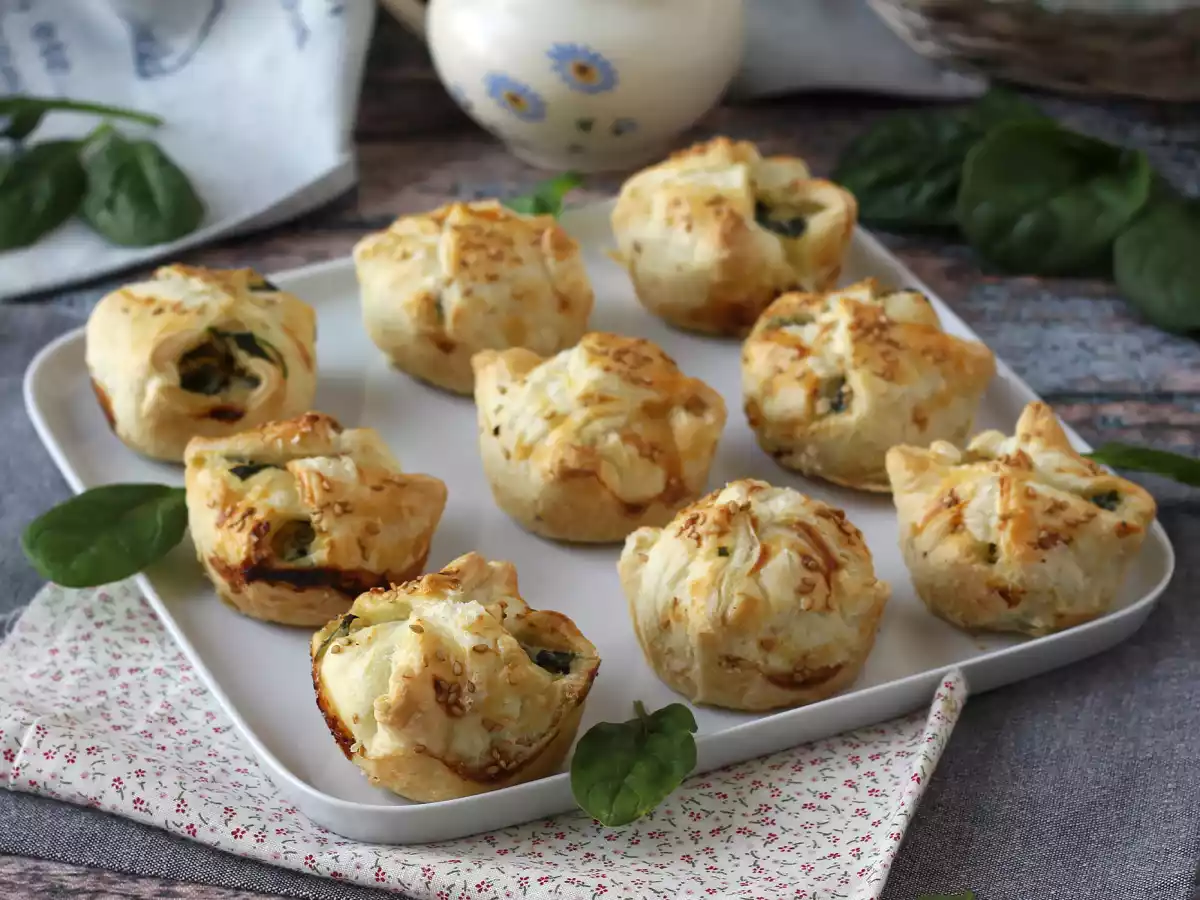 Mini butterdej med spinat og gedeost
