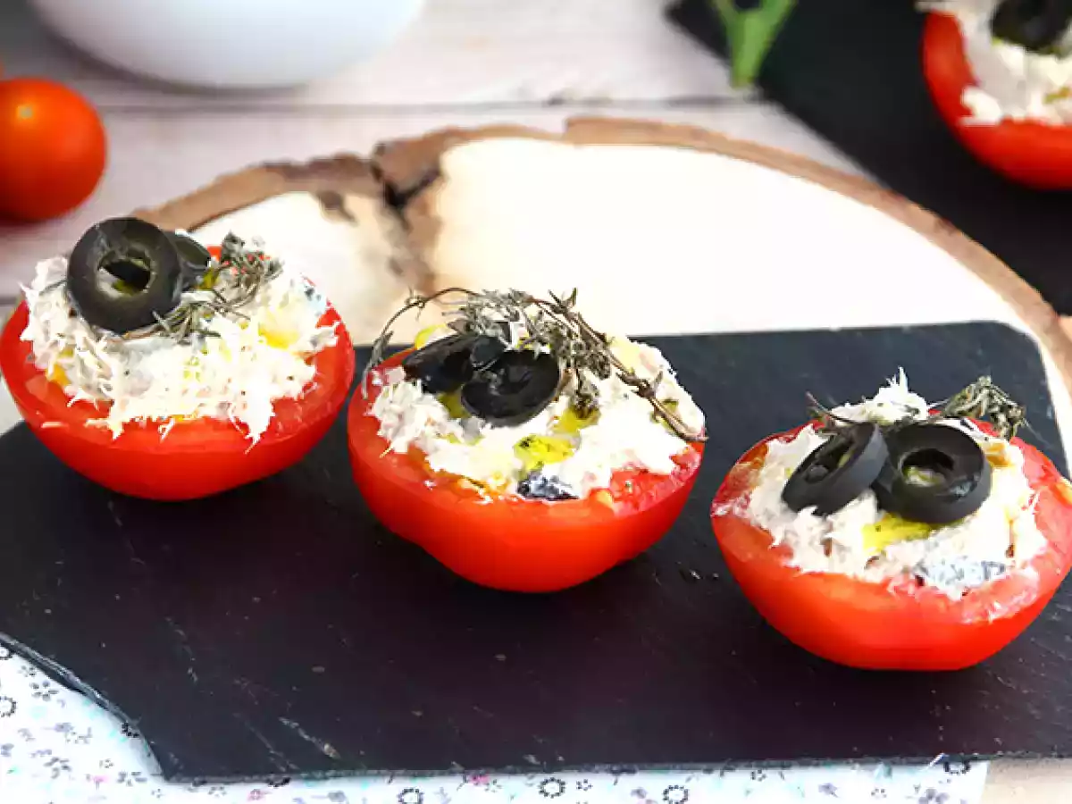 Tomater fyldt med tun, fromage frais og oliven - foto 2